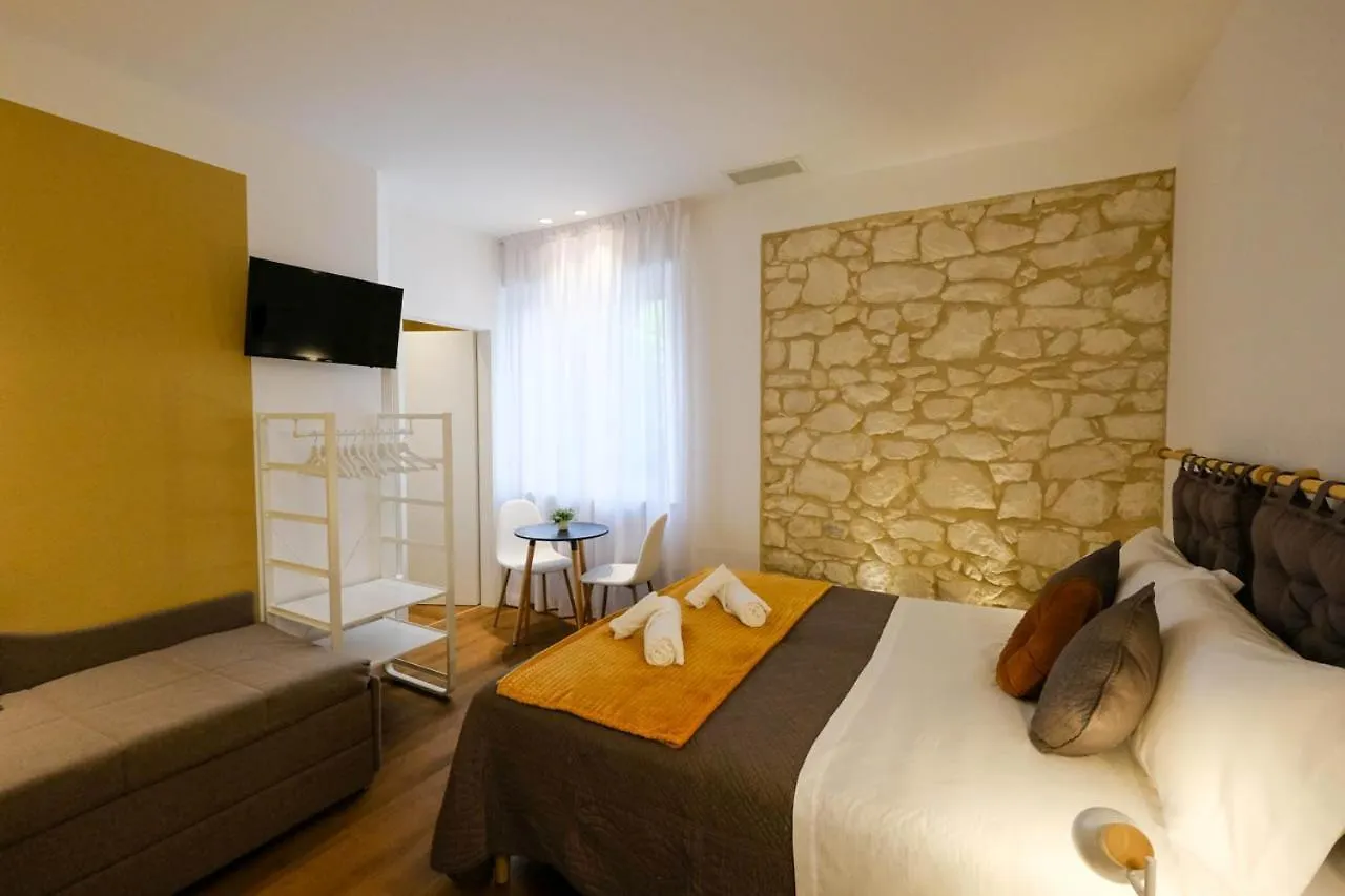 Verona Sweet Rooms - Affitti Brevi Italia 0*,  Italy